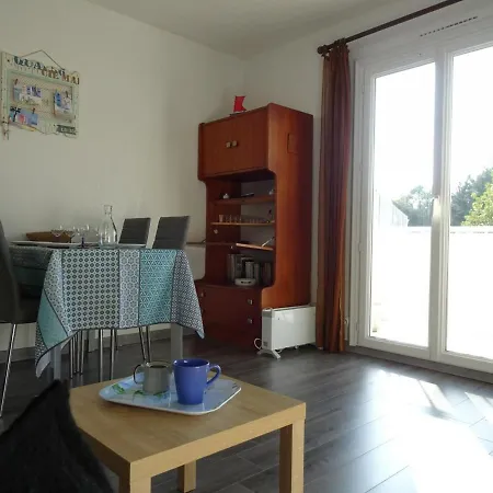3 Pieces Avec Balcon, A 300m De La Plage, - Fr-1-224b-107