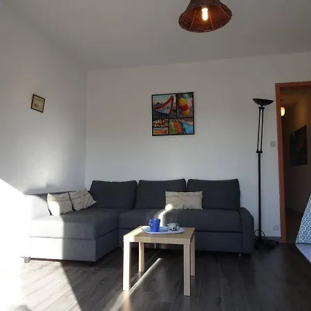 3 Pieces Avec Balcon, A 300m De La Plage, - Fr-1-224b-107 La Gueriniere