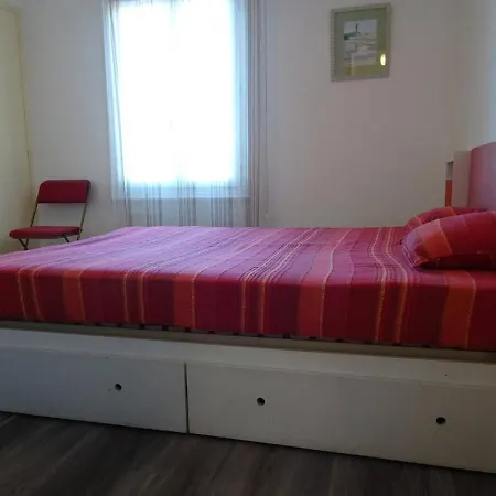 3 Pieces Avec Balcon, A 300m De La Plage, - Fr-1-224b-107