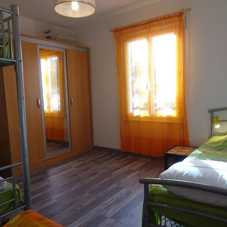 3 Pieces Avec Balcon, A 300m De La Plage, - Fr-1-224b-107 Apartment *