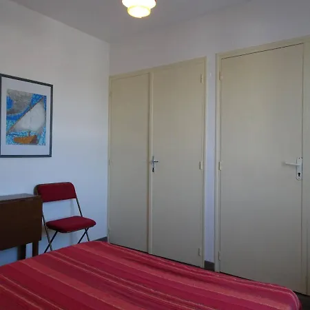 3 Pieces Avec Balcon, A 300m De La Plage, - Fr-1-224b-107 * La Gueriniere