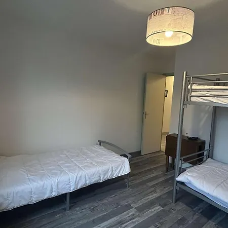 Appartement 3 Pièces Avec Balcon, à 300m De La Plage, - Fr-1-224b-107 *