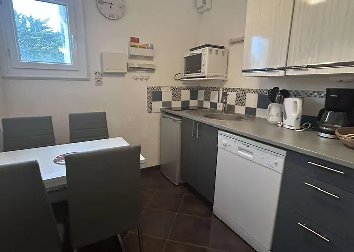 Apartment 3 Pieces Avec Balcon, A 300m De La Plage, - Fr-1-224b-107